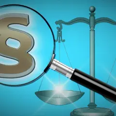 Lupa powiększa symbol paragrafu, symbolizując analizę art. 5 Kodeksu Cywilnego. W tle waga sprawiedliwości.
